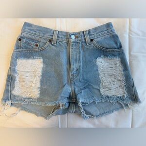 Blue Jean Levi’s Mid-Waisted Shorts, size S